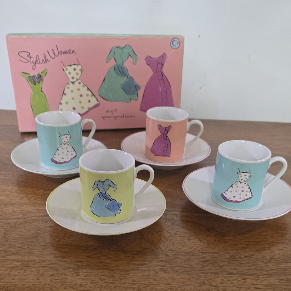 Stylish Women Teacup Set with Saucers